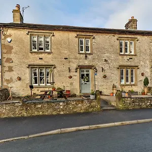 Swallows Nest Bed & Breakfast